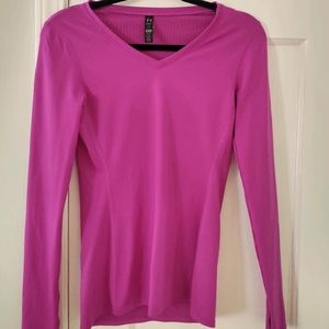 BNWOT SZs Under armor magenta long sleeve top